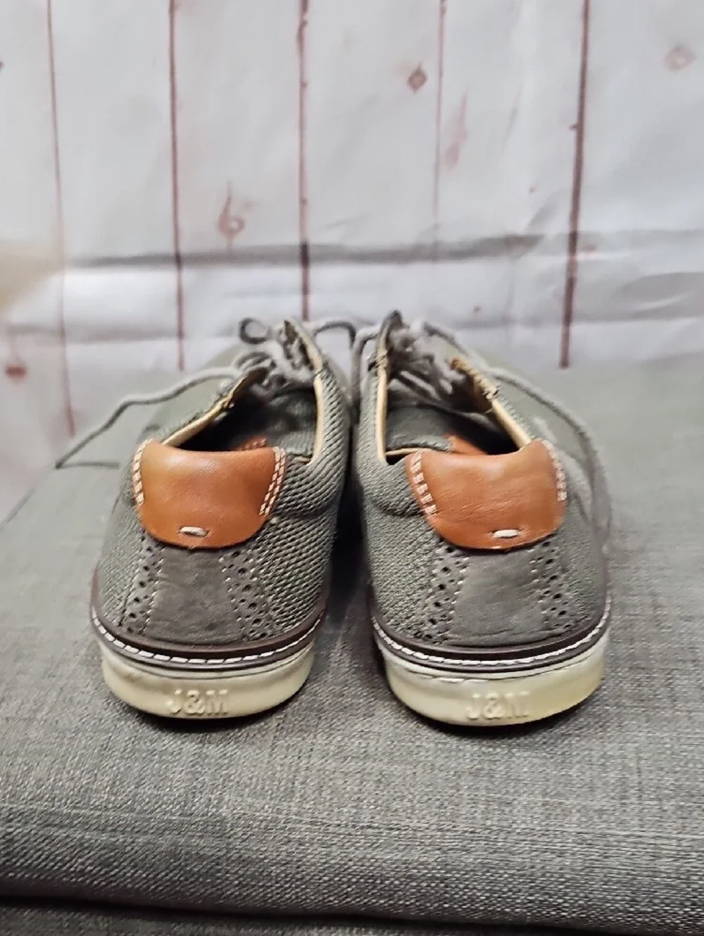 Men's Casual Lace-Up Canvas Shoes in Light Gray